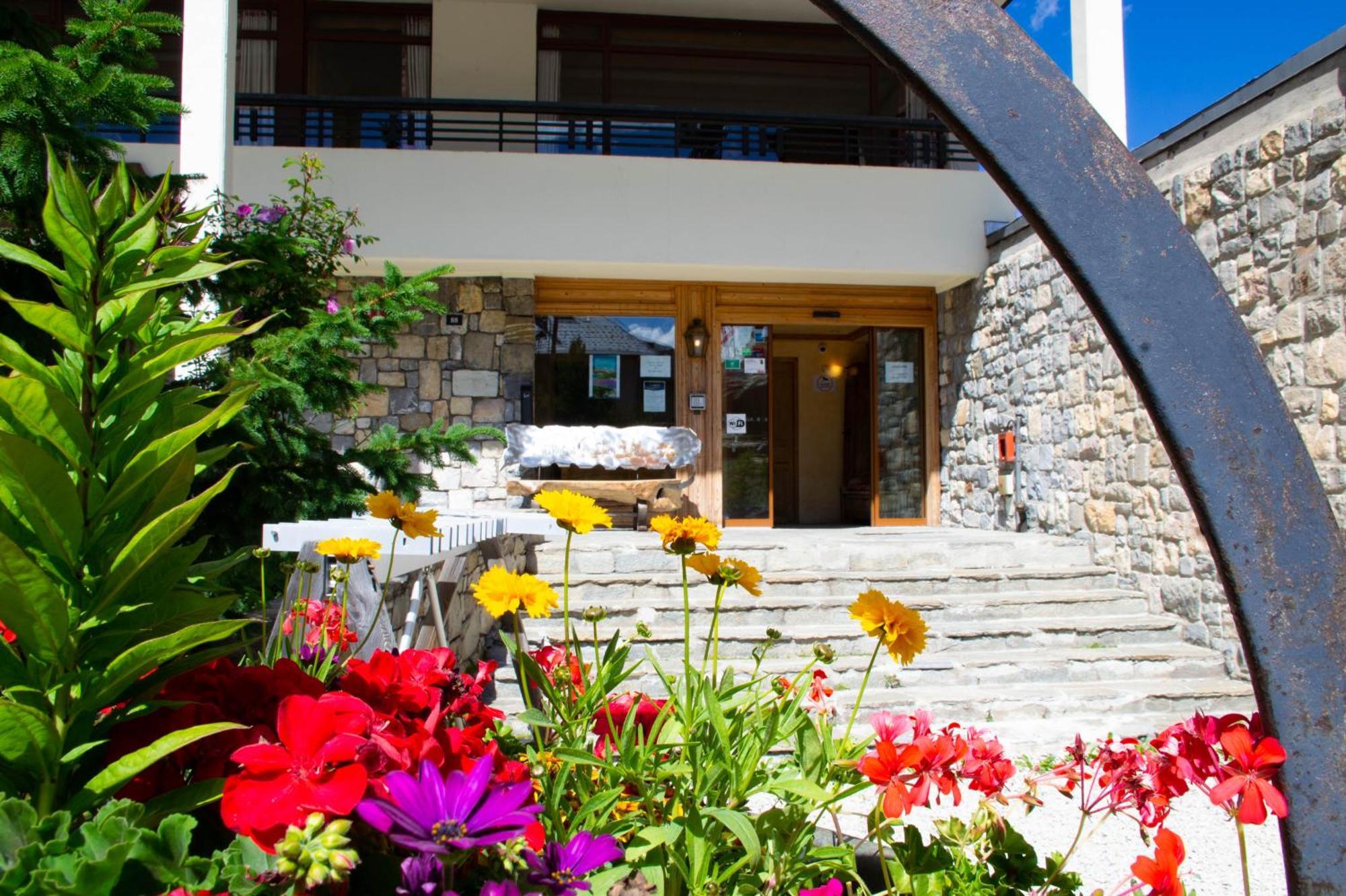 Hotel Les Cretes Blanches Val-dʼIsère Exterior foto